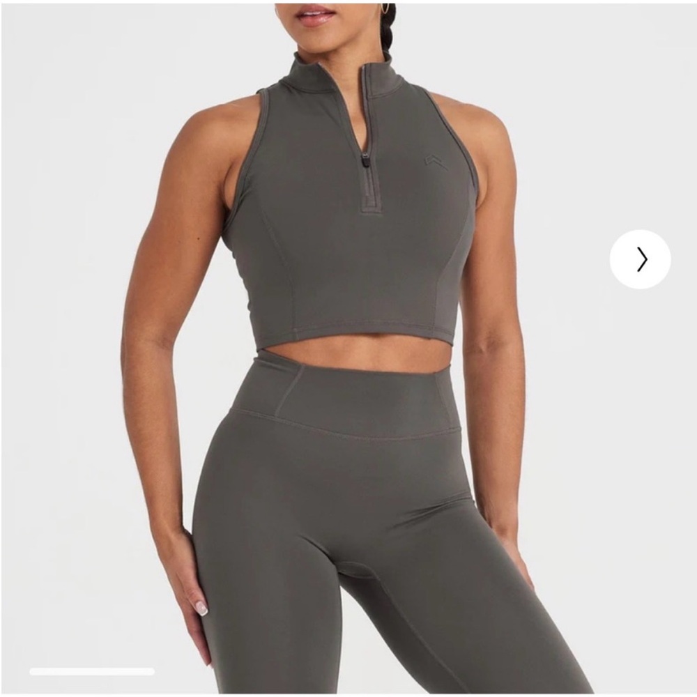 Oner Active timeless half zip crop tank deep taupe